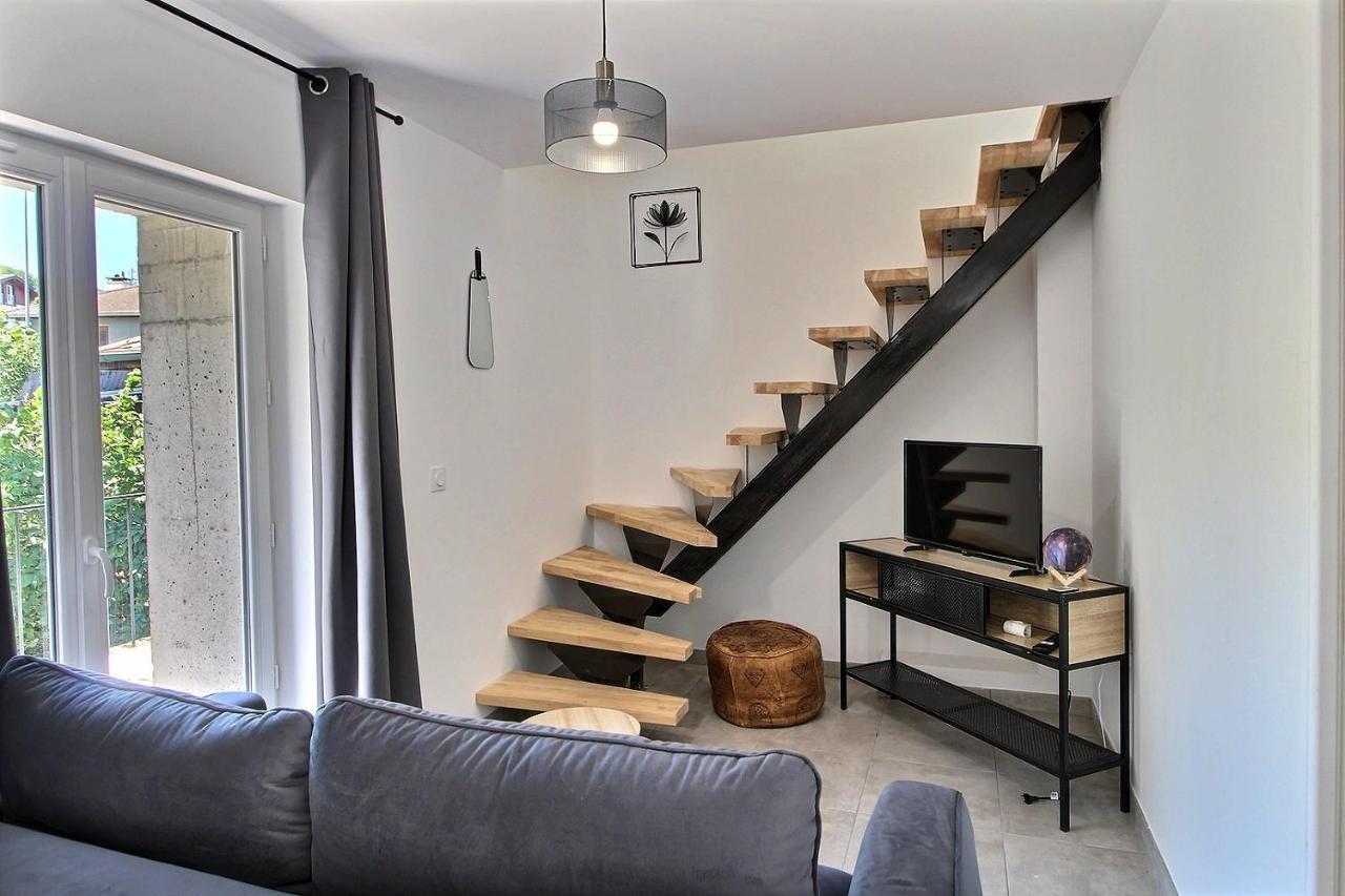 Apt type 3 en Duplex sur EVIAN les Bains vue lac Extérieur photo